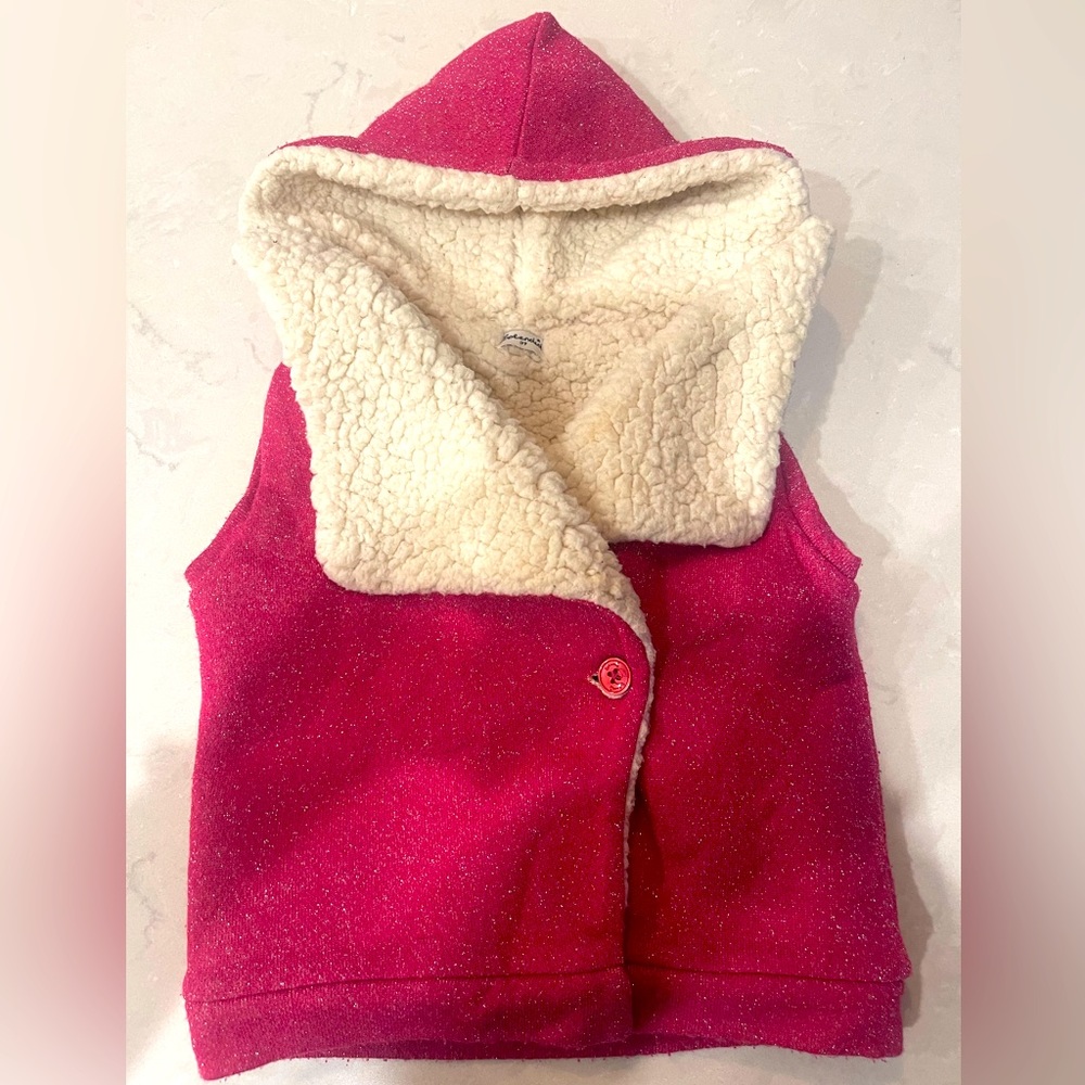Splendid fleece hooded one button vest